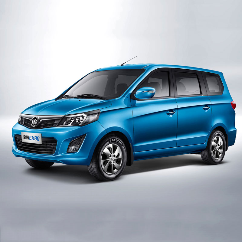 8 ထိုင်ခုံ MPV